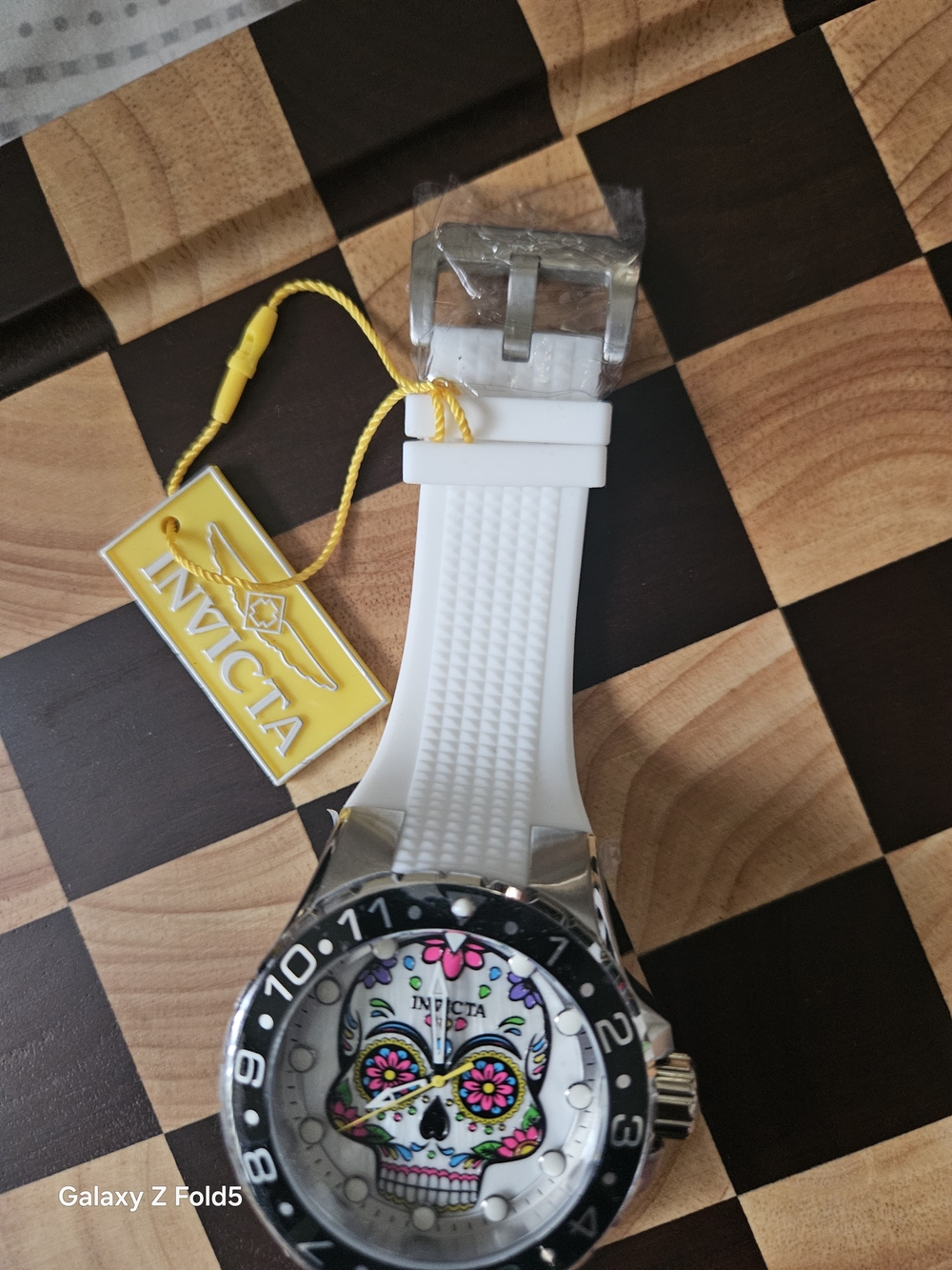 Invicta White Silicone Strap Watch with Colorful Sugar Skull Dial 50mm - Picture 2 of 3